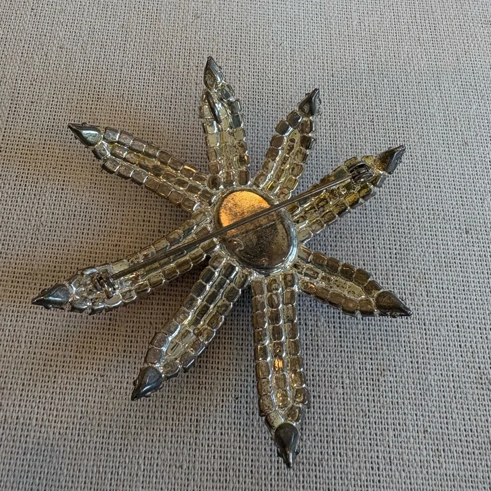 Rhinestone Starburst Pendant Brooch Pin - Picture 4 of 10